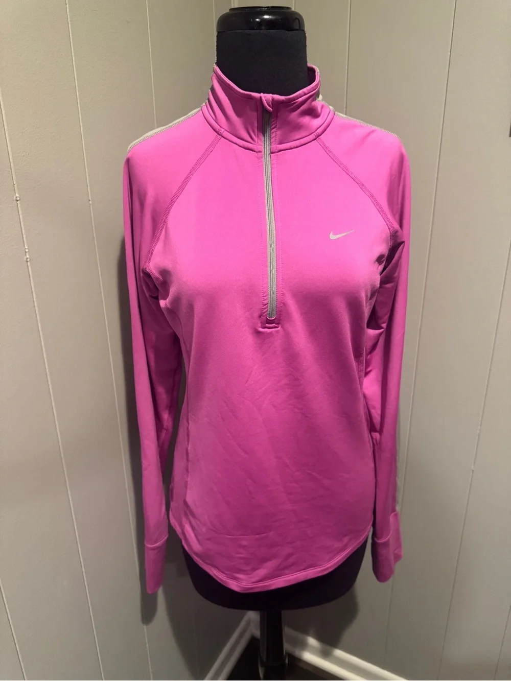 Nike Dri-Fit bright pink 1/2 zip stretch workout casual athleisure top. Small.